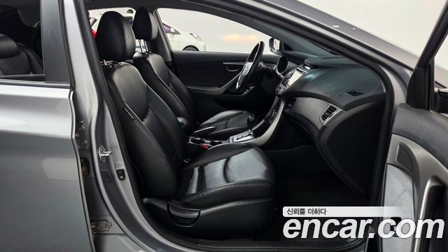 Hyundai AVANTE 2014 — photo 16
