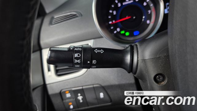 Hyundai AVANTE 2014 — photo 29