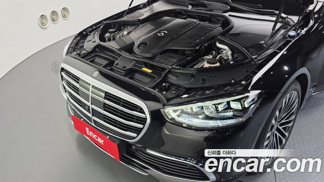 Mercedes-Benz S-Class 2022 — photo 6