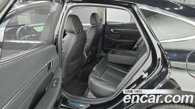 Hyundai Sonata 2022 — photo 17