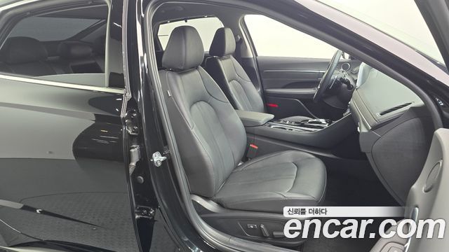 Hyundai Sonata 2022 — photo 16