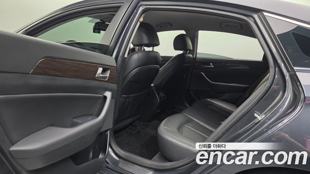 Hyundai Sonata 2019 — photo 17