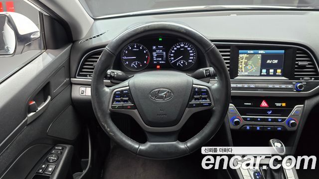 Hyundai AVANTE 2016 — photo 19