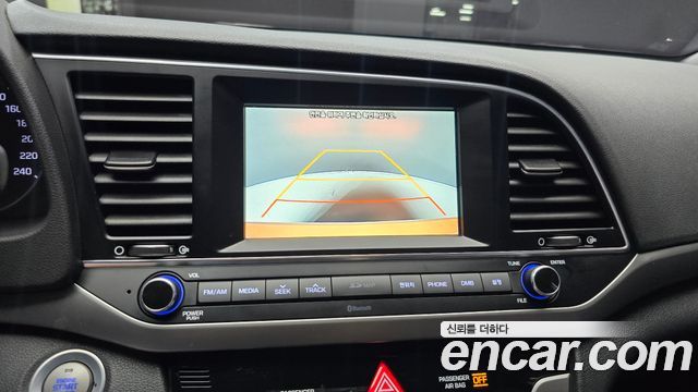 Hyundai AVANTE 2016 — photo 21