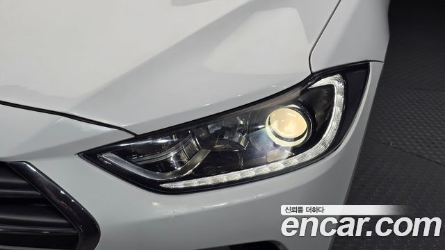 Hyundai AVANTE 2016 — photo 8