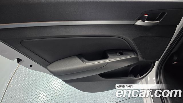 Hyundai AVANTE 2016 — photo 15