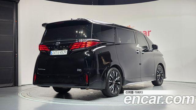 Toyota Alphard 2024 — photo 2