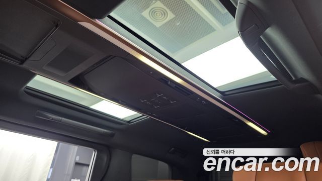 Toyota Alphard 2024 — photo 24