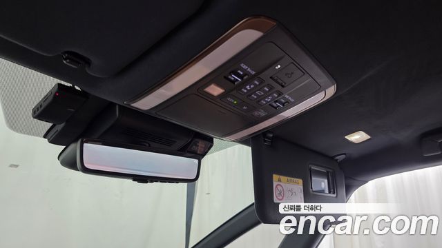 Toyota Alphard 2024 — photo 27