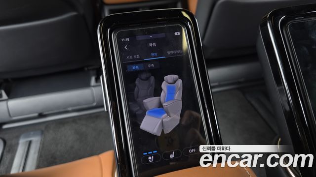 Toyota Alphard 2024 — photo 32
