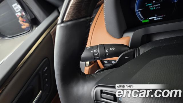 Toyota Alphard 2024 — photo 36