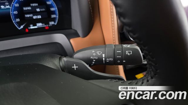 Toyota Alphard 2024 — photo 37