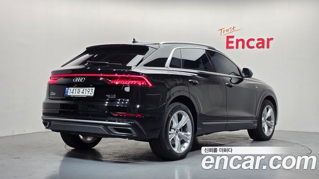 Audi Q8 2023 — photo 2