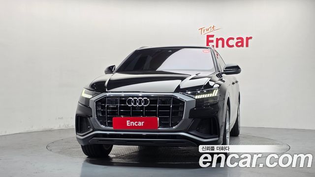 Audi Q8 2023 — photo 3