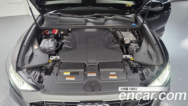 Audi Q8 2023 — photo 6