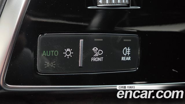 Audi Q8 2023 — photo 14