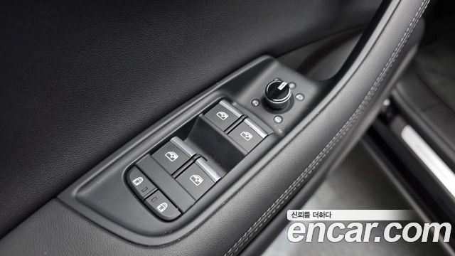 Audi Q8 2023 — photo 16