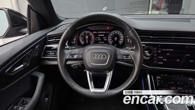 Audi Q8 2023 — photo 17