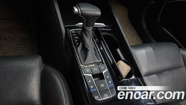 Kia K7 2016 — photo 9