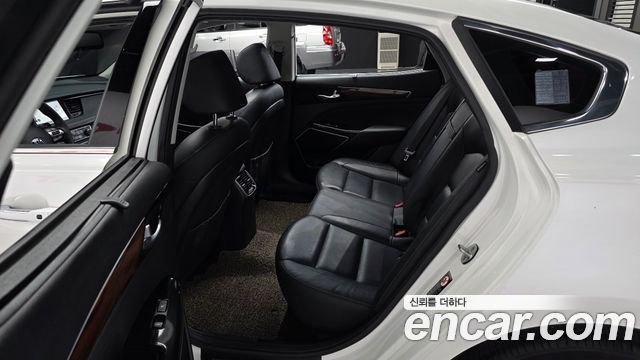 Kia K7 2016 — photo 12