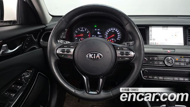 Kia K7 2016 — photo 13