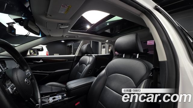 Kia K7 2016 — photo 17