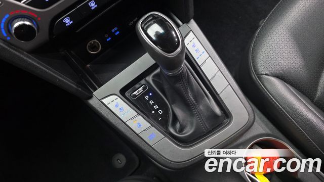 Hyundai AVANTE 2016 — photo 9