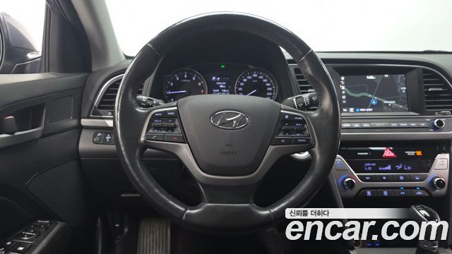 Hyundai AVANTE 2016 — photo 13