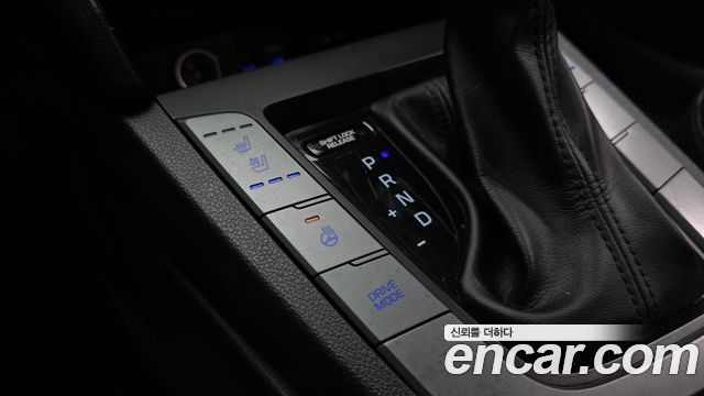 Hyundai AVANTE 2016 — photo 16