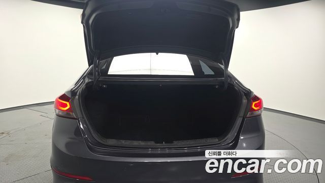 Hyundai AVANTE 2016 — photo 20