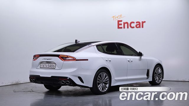 Kia Stinger 2018 — photo 2