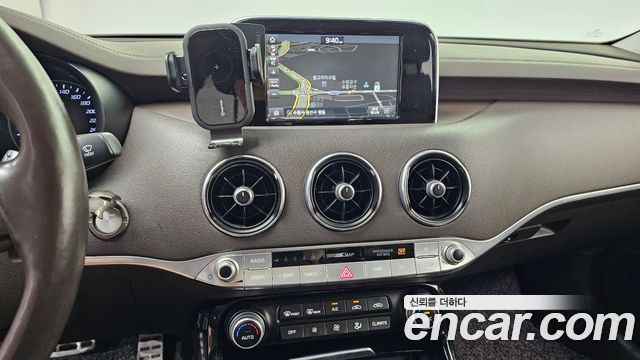 Kia Stinger 2018 — photo 20