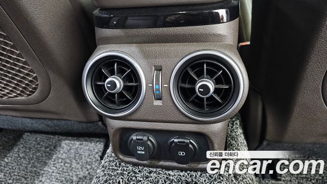 Kia Stinger 2018 — photo 25