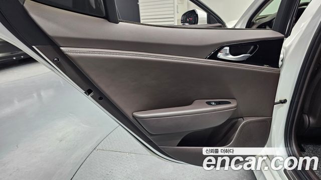 Kia Stinger 2018 — photo 15