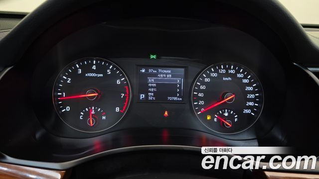 Kia K7 2016 — photo 11