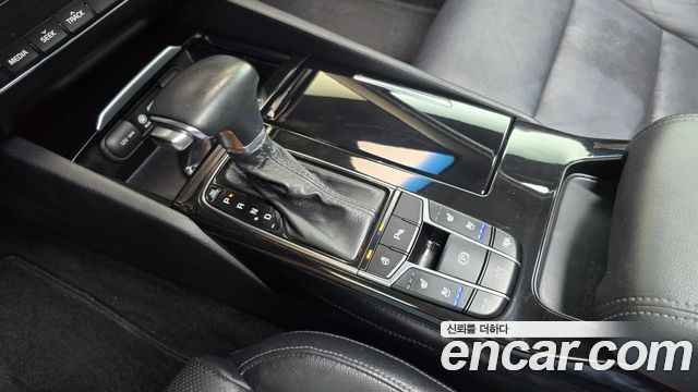 Kia K7 2016 — photo 12