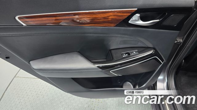 Kia K7 2016 — photo 15