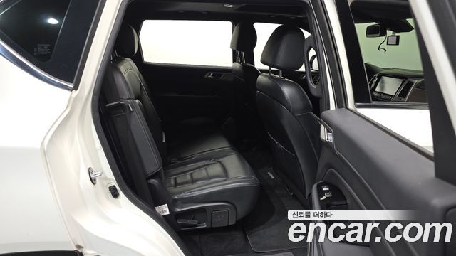 KG Mobility Rexton 2018 — photo 12