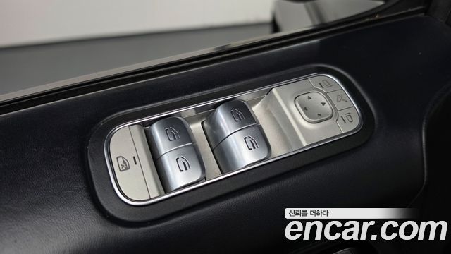 Mercedes-Benz G-Class 2022 — photo 34