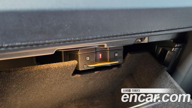 Mercedes-Benz G-Class 2022 — photo 35