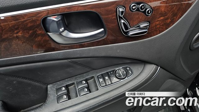 Hyundai Equus 2014 — photo 18