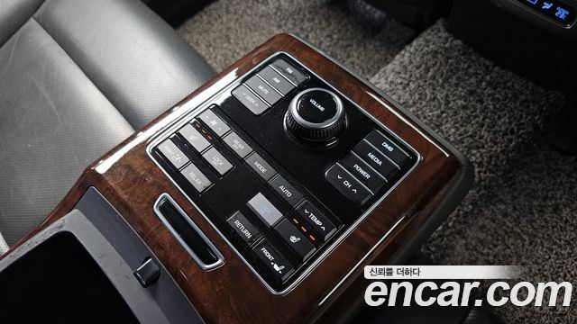Hyundai Equus 2014 — photo 19