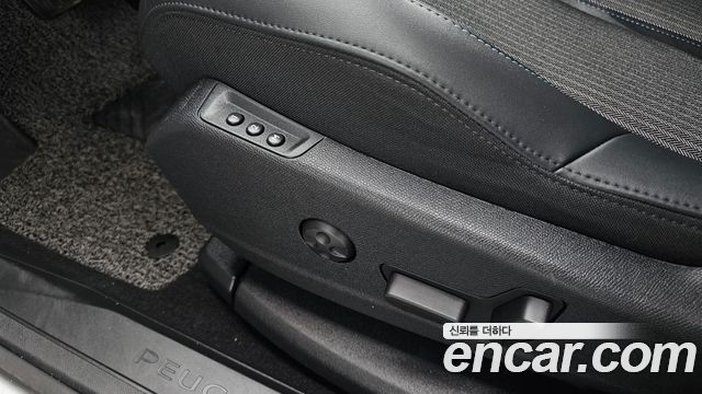 Peugeot 3008 2022 — photo 24