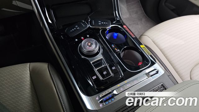 Kia Canival 2023 — photo 12