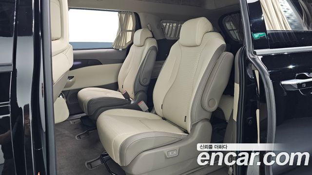 Kia Canival 2023 — photo 18