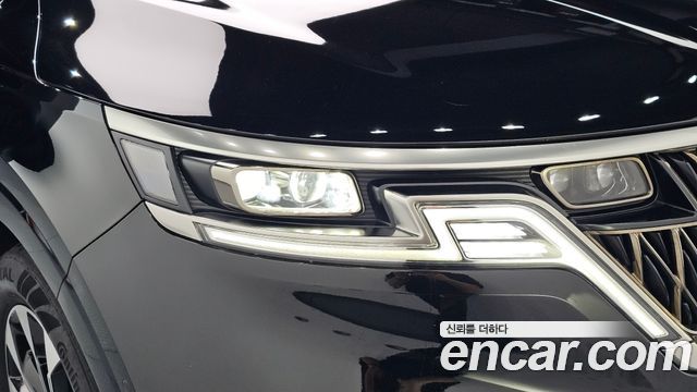 Kia Canival 2023 — photo 8