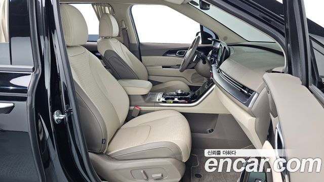 Kia Canival 2023 — photo 16