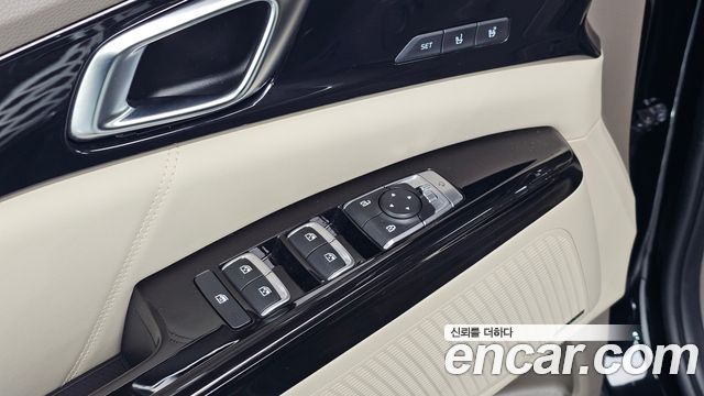 Kia Canival 2023 — photo 27