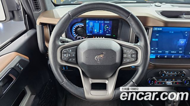 Ford Bronco 2022 — photo 19
