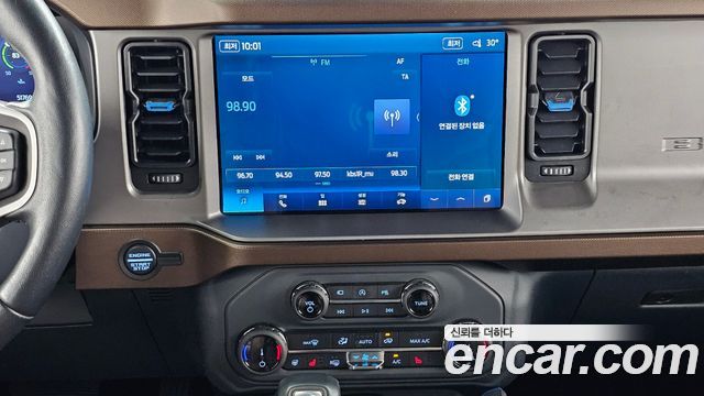 Ford Bronco 2022 — photo 20
